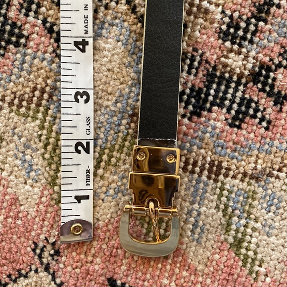 Womens Michael Kors Golden LOGO skinny Belt NWOT! Pristine! Fits 36-40”🔥🎄 - Picture 7 of 8